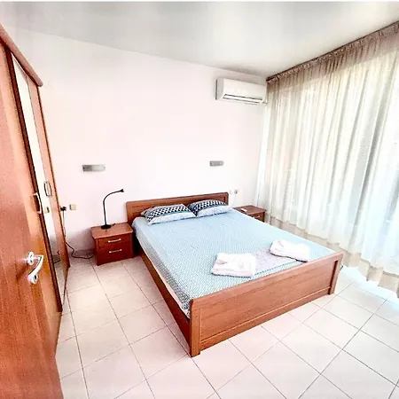 Seaview,parking & Garden 1br Sozopol-beach *